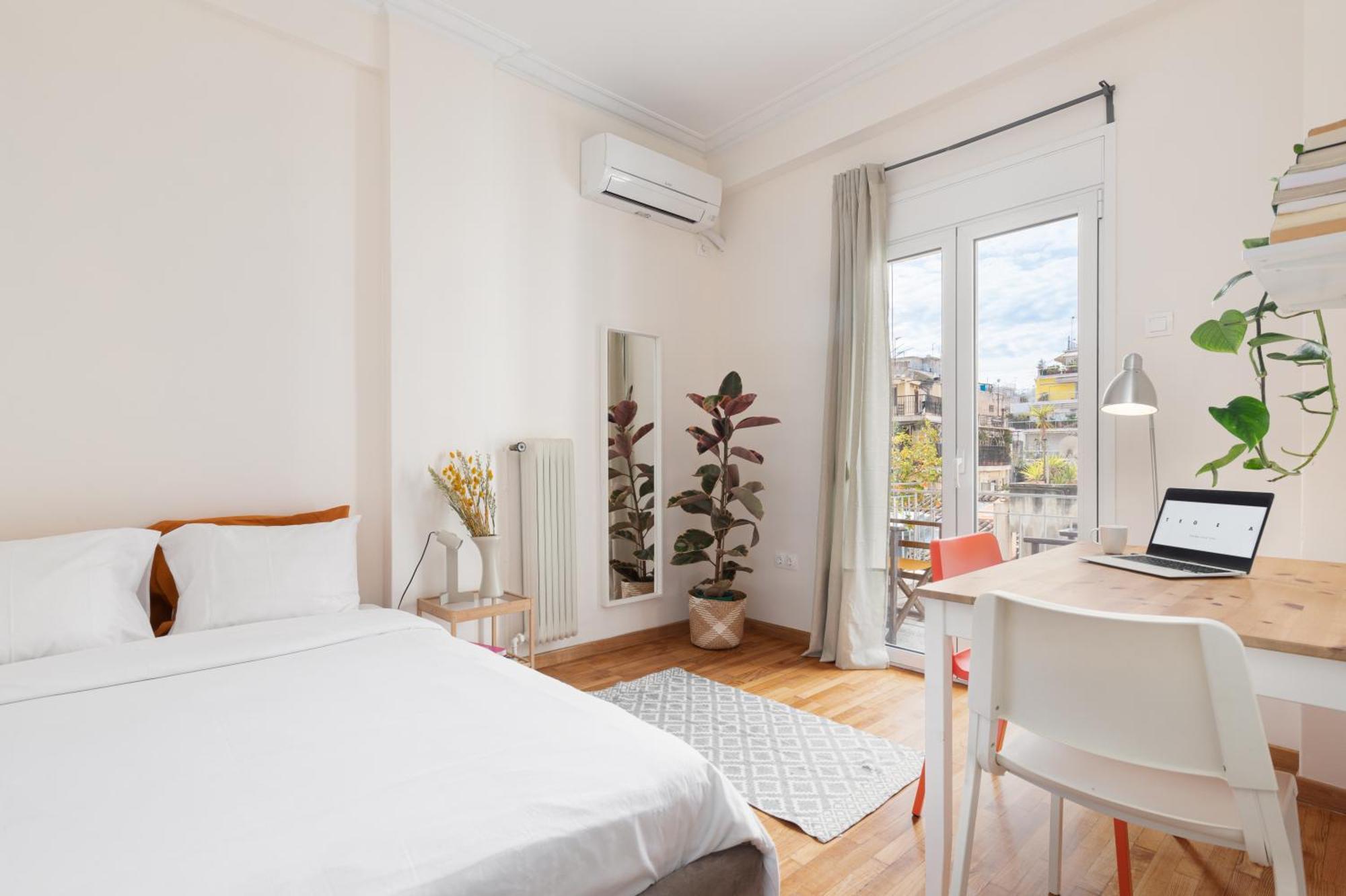Studio With Sunny Balcony In Exarcheia Athènes Extérieur photo